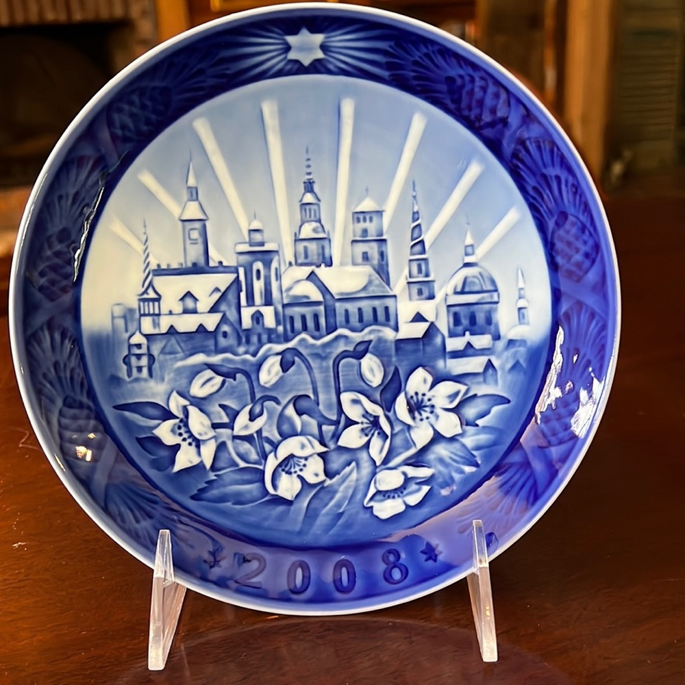 Royal Copenhagen Blue & White Annual Christmas Plate - 2008